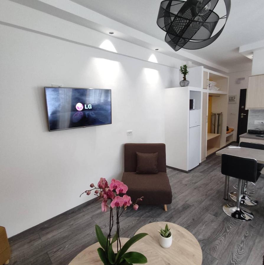 Petmeza Apartment 1 By Dimitropoulos Aigio Exterior photo